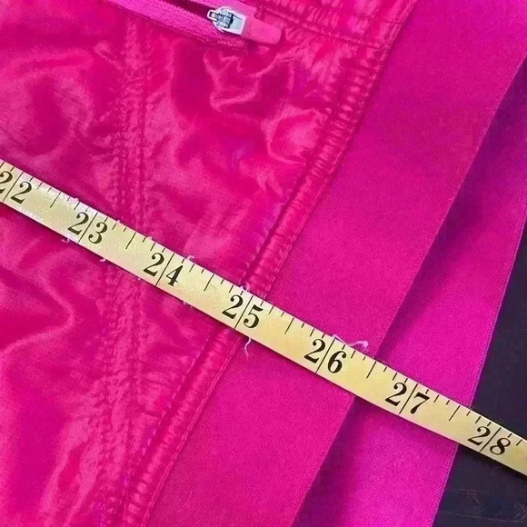 Nike Golf Women’s Lightweight Pink Puffer Vest Size Medium Tall - Picture 10 of 10